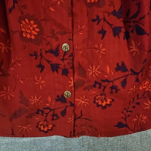 Chico's Design 100% Silk Jacket Women Red Embroidered Front Button Floral Size 2 - Picture 7 of 9